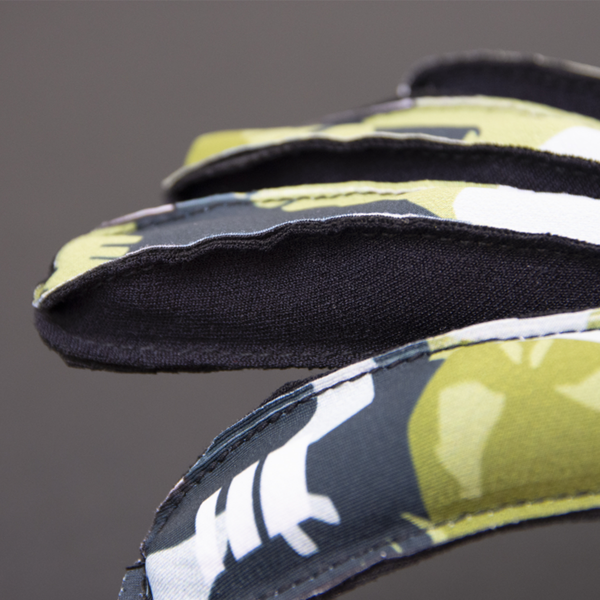 RRS Camo Long Gaming Trackday Gloves - Image 3